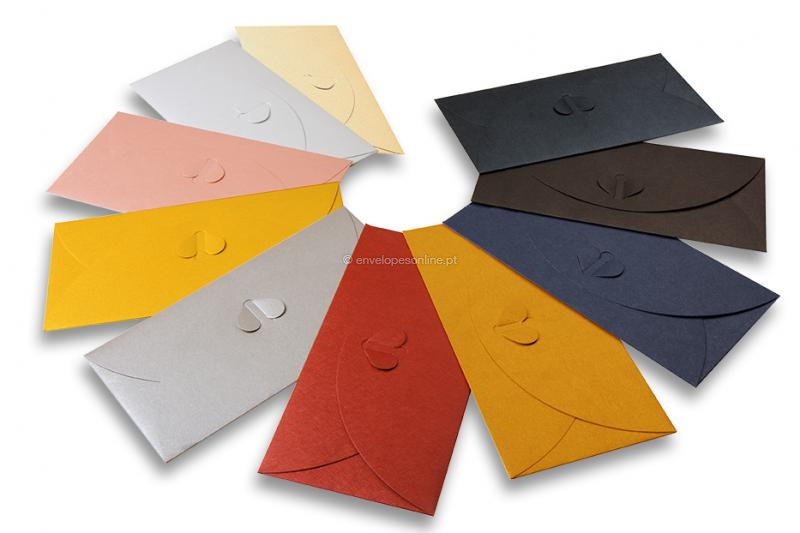 Envelopes com fecho coração