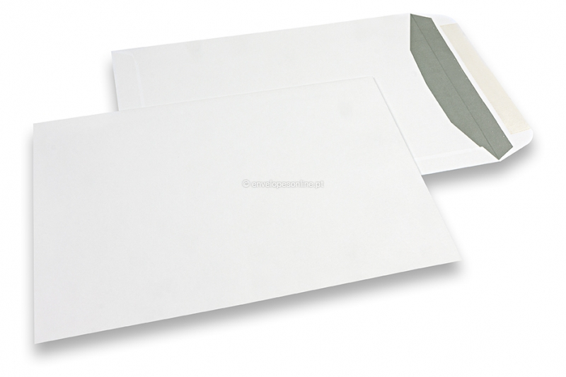 Envelopes de papel branco, 229 x 324 mm (C4), 120 gramas, fecho com goma, peso unit. aprox. 16 g.