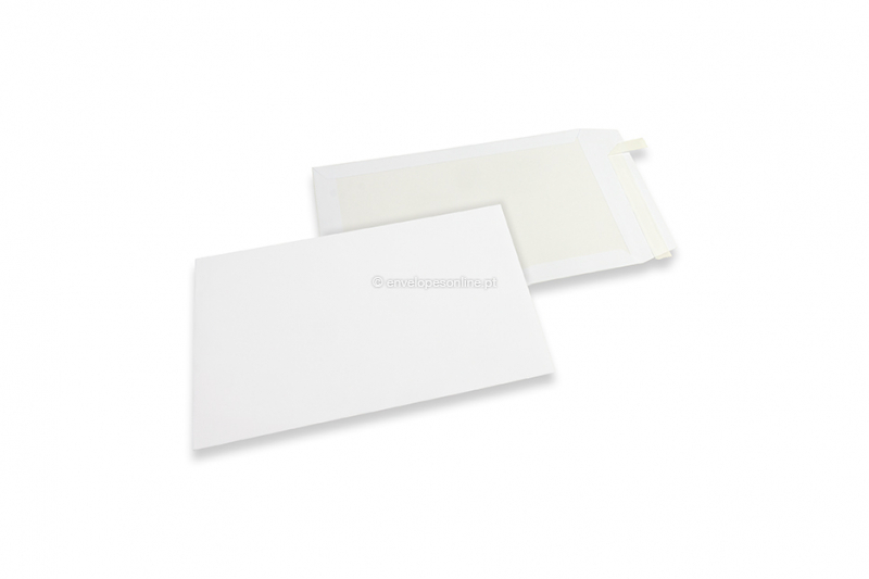 Envelopes em cartão rígido - 229 x 324 mm, frente kraft branca 120 gr, reverso duplex 450 gr branco, autocolante