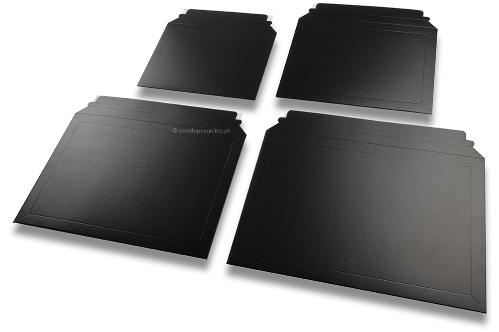 Envelopes de cartão pretos