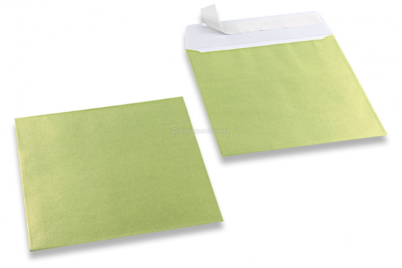 Envelopes madrepérola coloridos verde lima - 170 x 170 mm