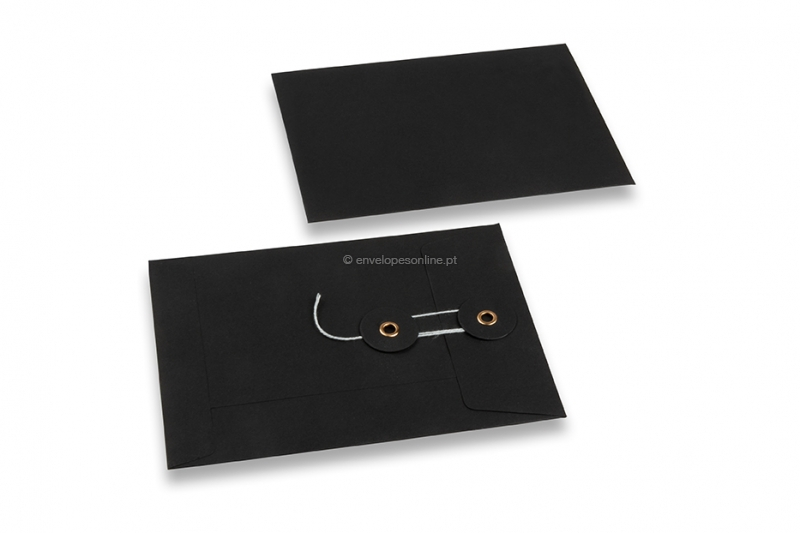 Envelopes com fecho de corda e arruela - 114 x 162 mm, preto