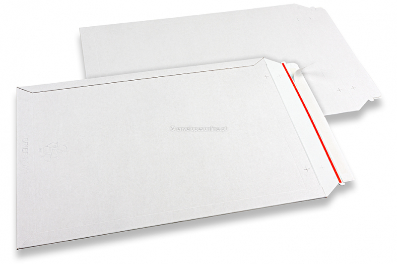 Envelopes em cartão - 320 x 455 mm com interior branco